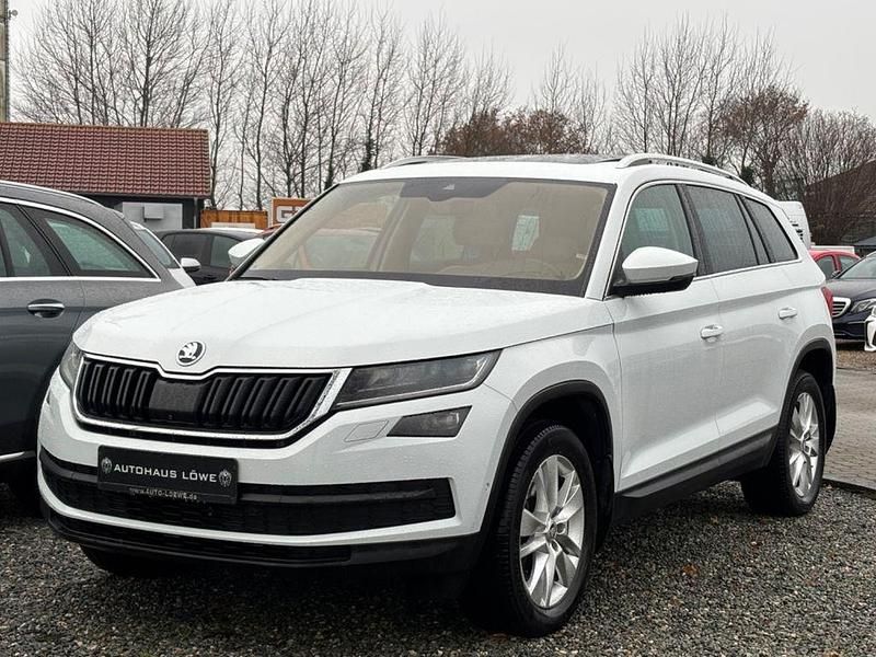 Weiß Gebraucht 2018 Skoda Kodiaq Style SUV | 24.980 € (Etwas zu teuer) - Bild 1/3