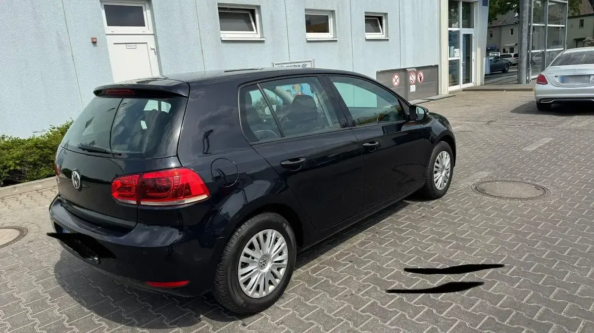 Gebraucht VW Golf VI Comfortline 105 PS (77 kW) 2011 Schwarz Kleinwagen
