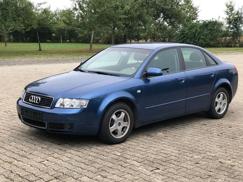 Blau Gebraucht 2003 Audi A4 Limousine | 890 € (Superpreis) - Bild 1/4