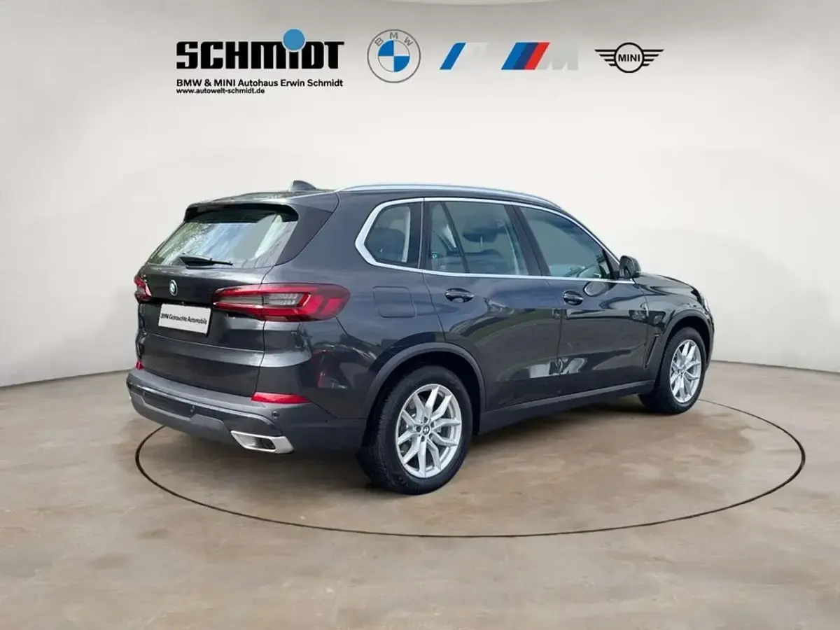 Gebraucht BMW X5 286 PS (210 kW) 2022 Sophistograu brillanteffekt SUV