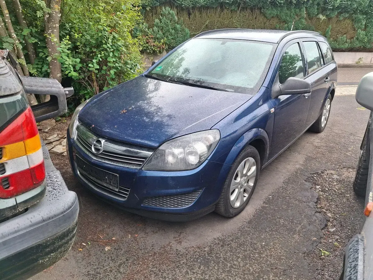 Gebraucht Opel Astra Innovation 110 PS (80 kW) 2010 Blau Kombi