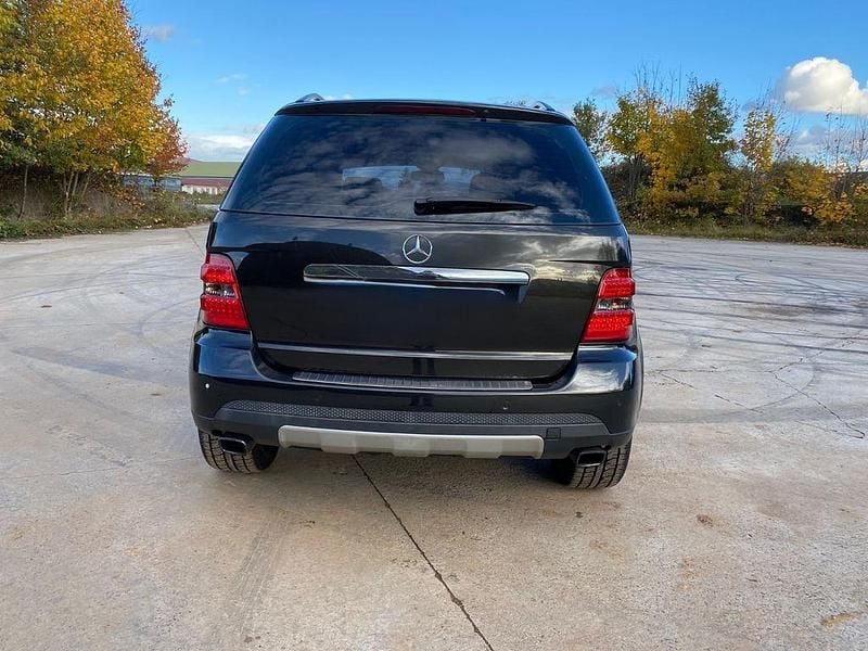 Gebraucht Mercedes ML280 190 PS (139 kW) 2008 Schwarz SUV