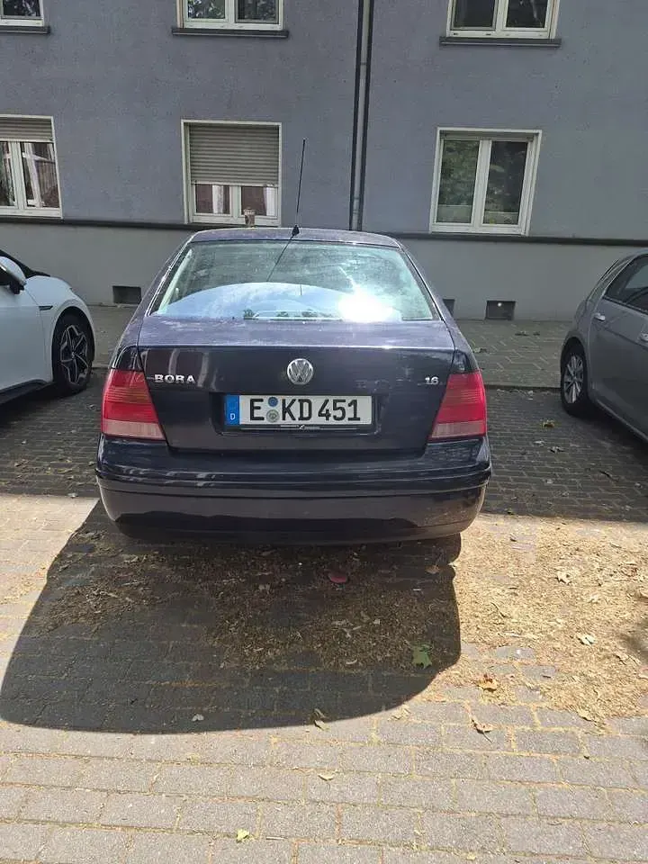 Gebraucht VW Bora Trendline 101 PS (74 kW) 1999 Limousine