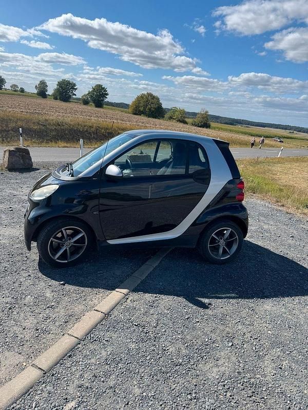 Schwarz Gebraucht 2009 Smart ForTwo Coupé Coupé | 3.500 € (Fairer Preis) - Bild 1/4