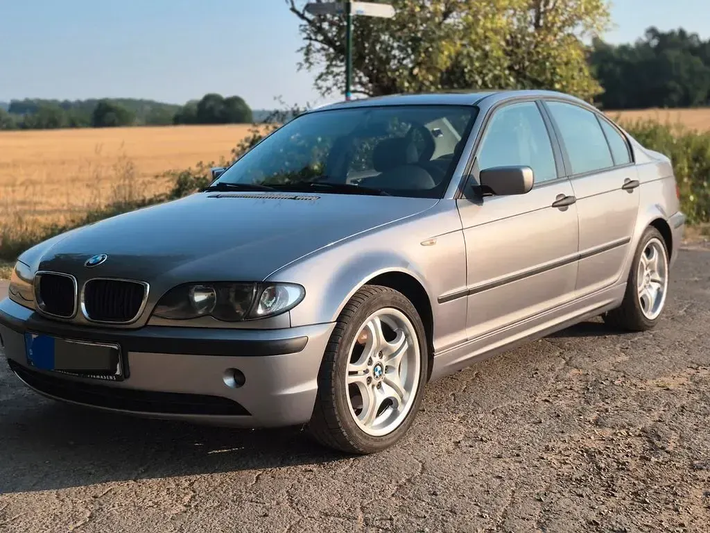 Gebraucht BMW 320 150 PS (110 kW) 2004 Silber Limousine
