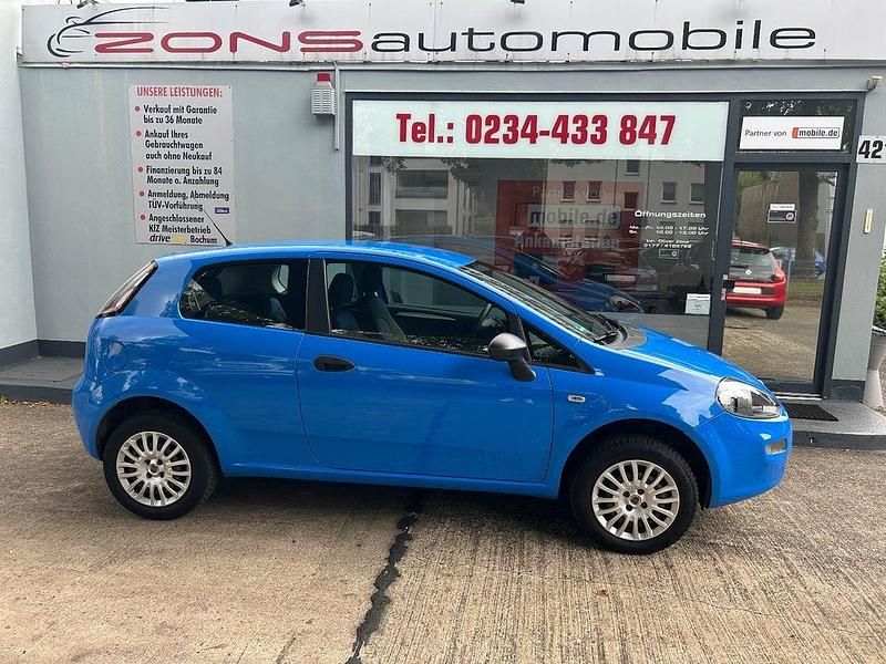 Blau Gebraucht 2012 Fiat Punto Kleinwagen | 5.500 € (Fairer Preis) - Bild 1/4
