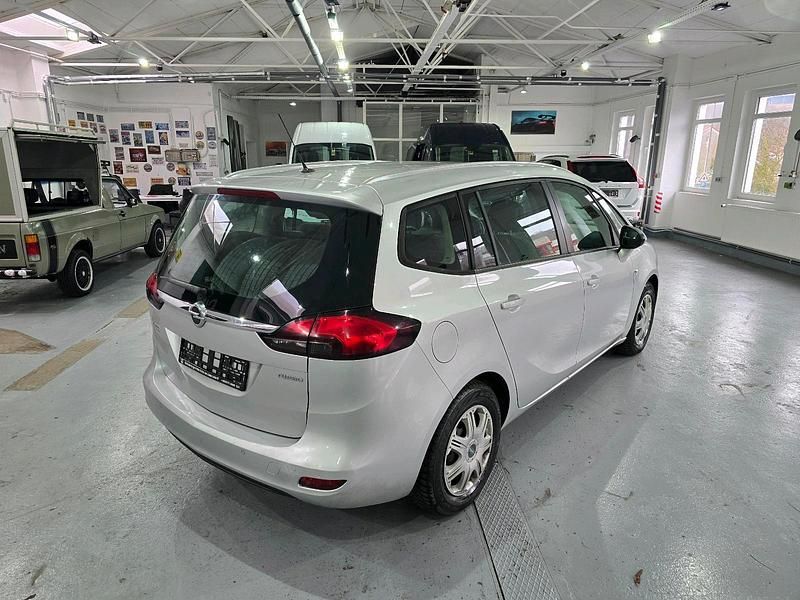 Gebraucht Opel Zafira Tourer 140 PS (102 kW) 2012 Silber Van / Kleinbus