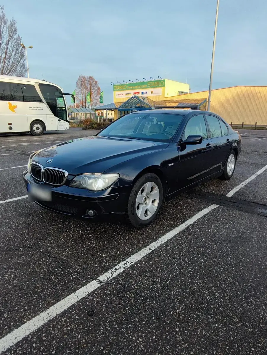 Second-hand BMW 730 231 CP (169 kW) 2007 Albastru Berlinǎ