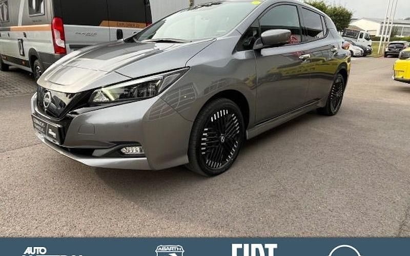 Gebraucht Nissan Leaf N-Connecta 110 kW (150 PS) 2023 Grau Kleinwagen