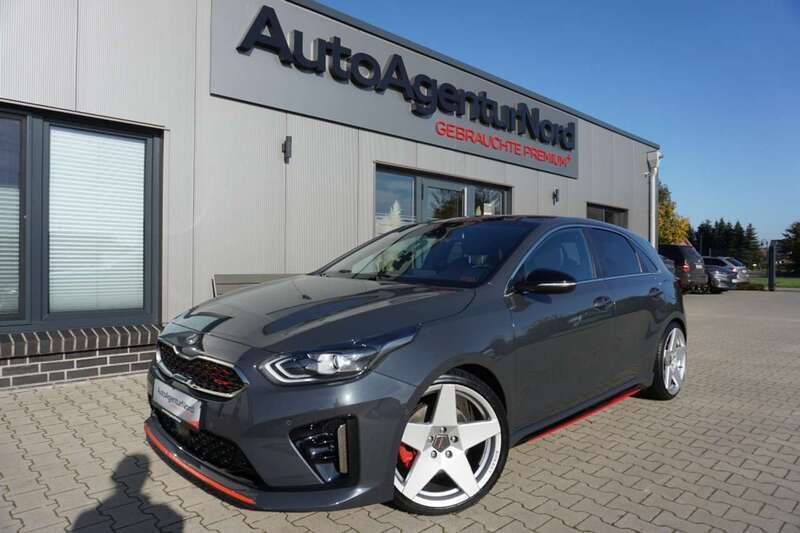 Grau Gebraucht 2019 Kia Ceed GT Limousine | 18.950 € (Fairer Preis) - Bild 1/4