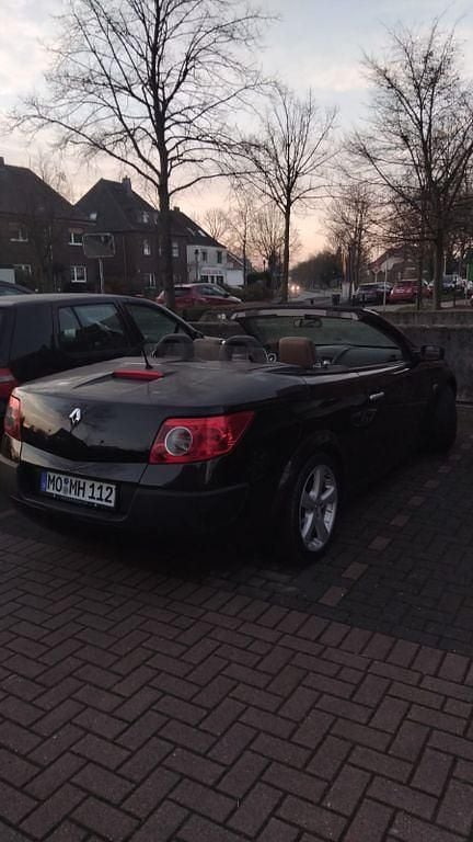 Schwarz Gebraucht 2008 Renault Mégane Cabriolet Authentique Cabrio | 2.100 € (Fairer Preis) - Bild 1/4