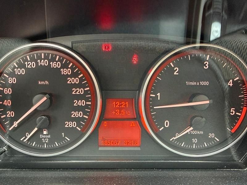 Gebraucht BMW 325 204 PS (150 kW) 2011 Blau Coupé