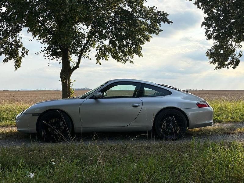 Gebraucht Porsche 911 Carrera 4 320 PS (235 kW) 2003 Silber Coupé