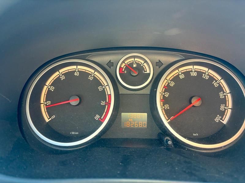 Gebraucht Opel Corsa 80 PS (58 kW) 2008 Grau Kleinwagen