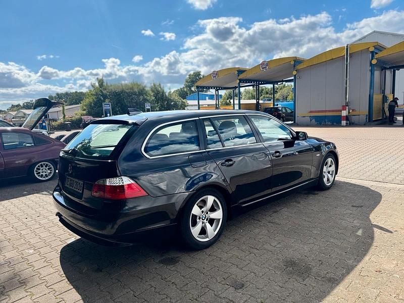 Schwarz Gebraucht 2007 BMW 520 Kombi | 4.500 € (Fairer Preis) - Bild 1/4