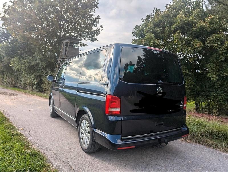 Gebraucht VW Multivan Highline 175 PS (128 kW) 2013 Blau Van