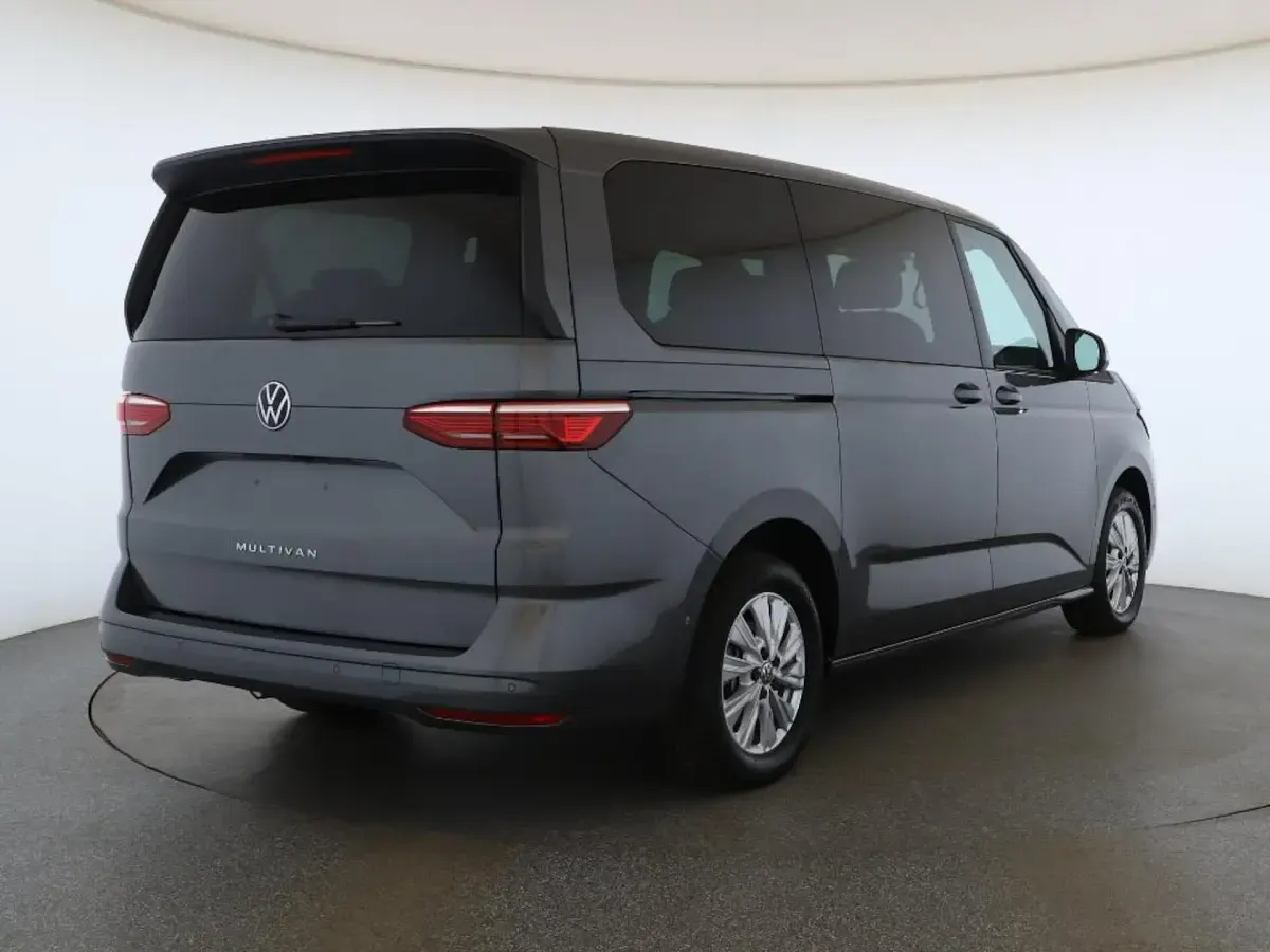 Używany VW Multivan R 150 KM (110 kW) 2025 Minivan