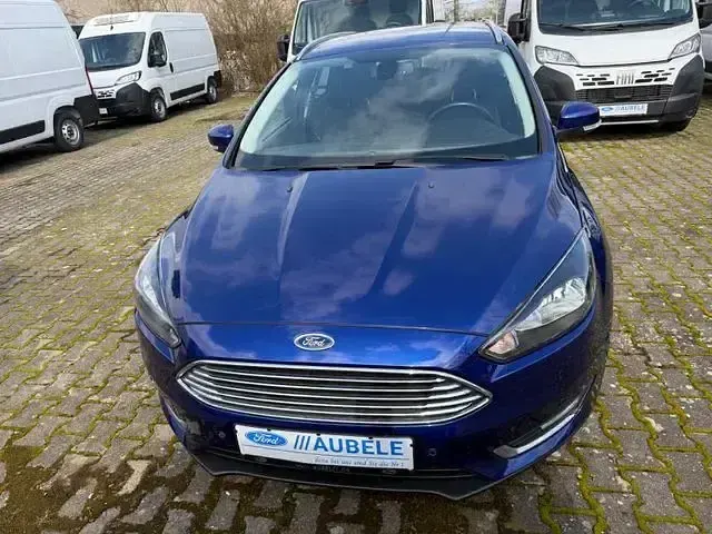 Używany Ford Focus Titanium 150 KM (110 kW) 2018 Niebieski Sedan/Limuzyna