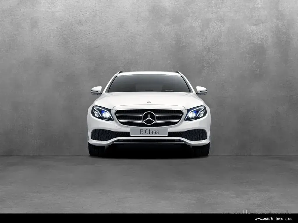 Gebraucht Mercedes E200 Avantgarde 184 PS (135 kW) 2017 Polarweiß uni Kombi