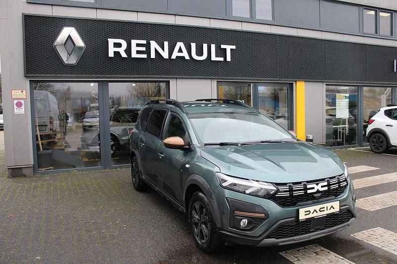Zedergrün Neu 2025 Dacia Jogger Expression Kombi | 21.950 € (Fairer Preis) - Bild 1/4