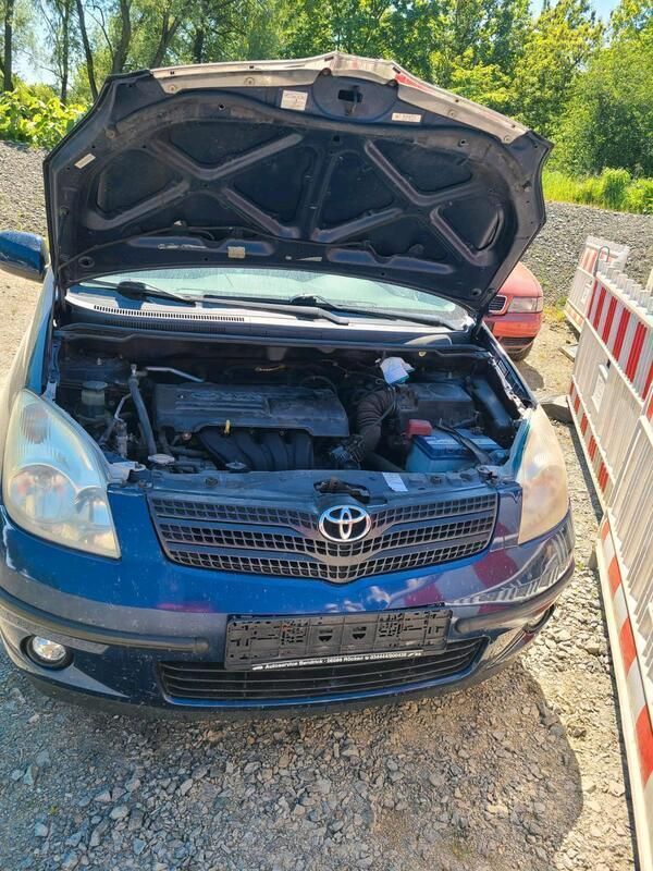Blau Gebraucht 2003 Toyota Corolla Verso Van / Kleinbus | 3.000 € (Fairer Preis) - Bild 1/4