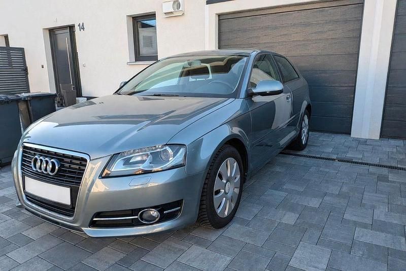 Gebraucht Audi A3 Ambition 105 PS (77 kW) 2010 Silber Kleinwagen