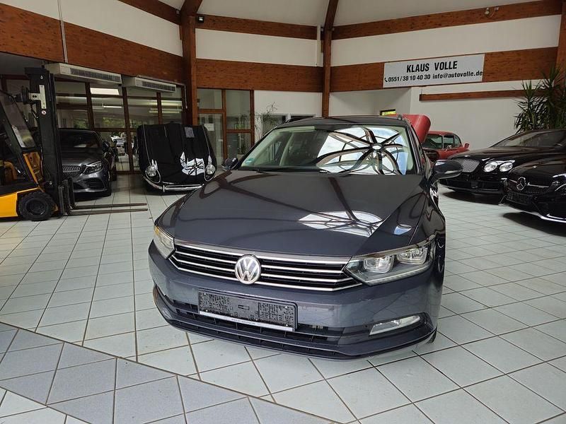 Grau Gebraucht 2015 VW Passat Trendline | 7.995 € (Guter Preis) - Bild 1/4