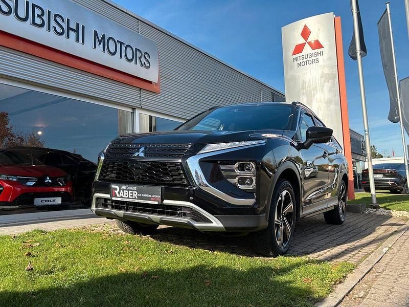 Schwarz Gebraucht 2022 Mitsubishi Eclipse Cross Plus SUV | 23.590 € (Fairer Preis) - Bild 1/4