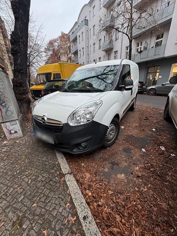 Weiß Gebraucht 2015 Opel Combo Van / Kleinbus | 5.500 € (Fairer Preis) - Bild 1/4