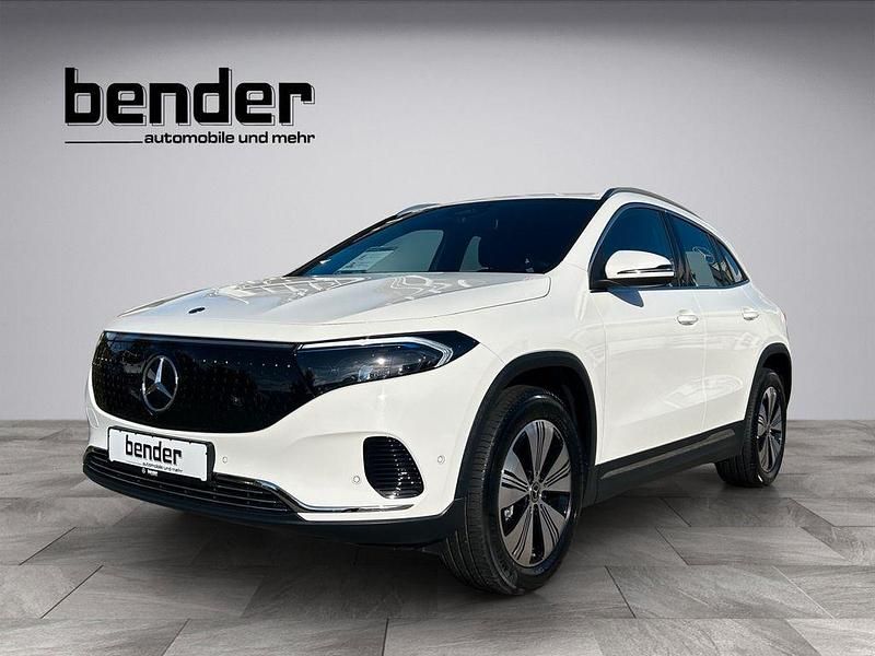 Weiß Gebraucht 2024 Mercedes EQA300 Advanced SUV | 33.900 € (Fairer Preis) - Bild 1/4