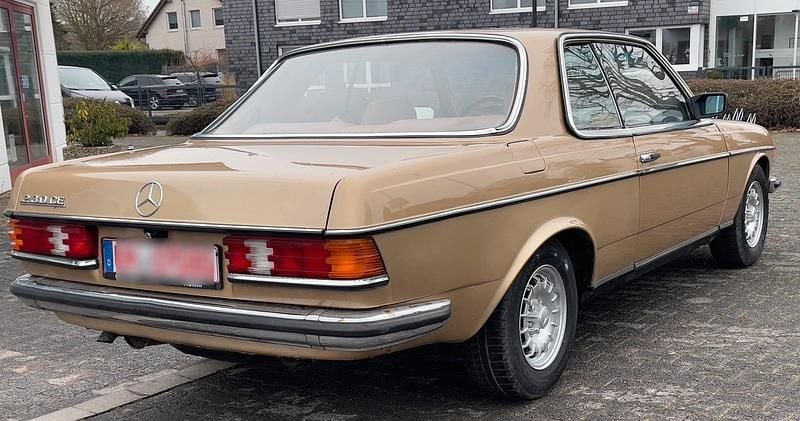 Gebraucht Mercedes 230 136 PS (100 kW) 1980 Coupé