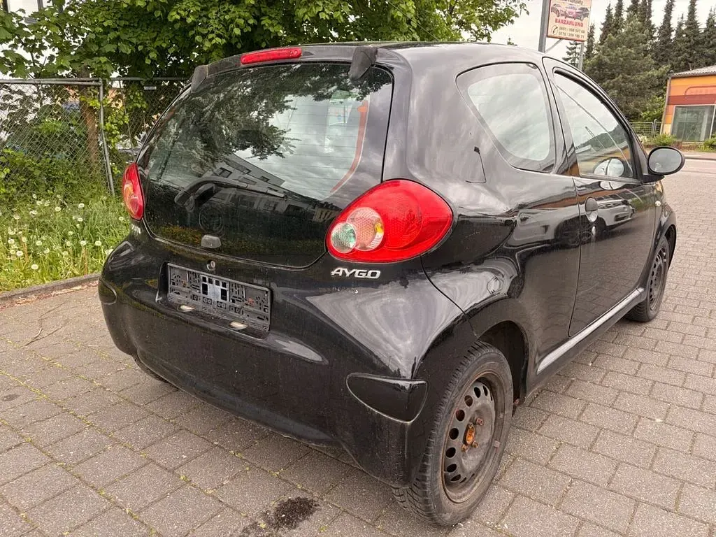 Gebraucht Toyota Aygo Basis 68 PS (50 kW) 2007 Schwarz Kleinwagen