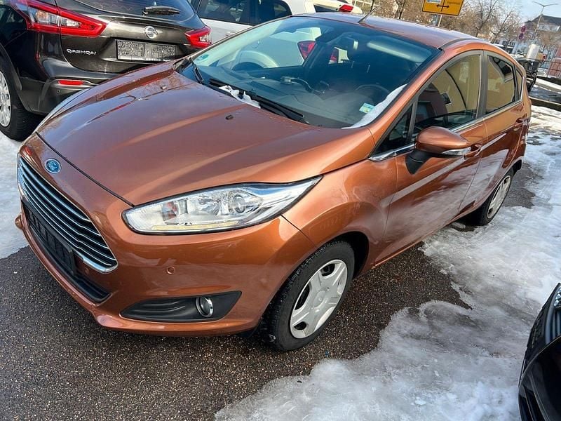 Braun Gebraucht 2014 Ford Fiesta Titanium Kleinwagen | 4.150 € (Superpreis) - Bild 1/4