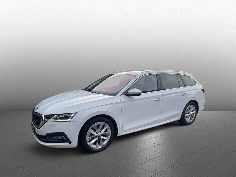 Moonweiß perleffekt/moonweiss metallic Gebraucht 2022 Skoda Octavia Style Kombi | 19.580 € (Fairer Preis) - Bild 1/4