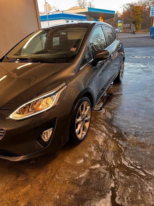 Gebraucht Ford Fiesta 120 PS (88 kW) 2018 Grau Kleinwagen