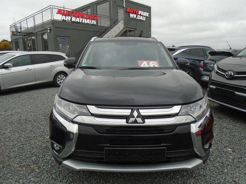 Schwarz Gebraucht 2018 Mitsubishi Outlander Edition+ SUV | 13.499 € (Fairer Preis) - Bild 1/4