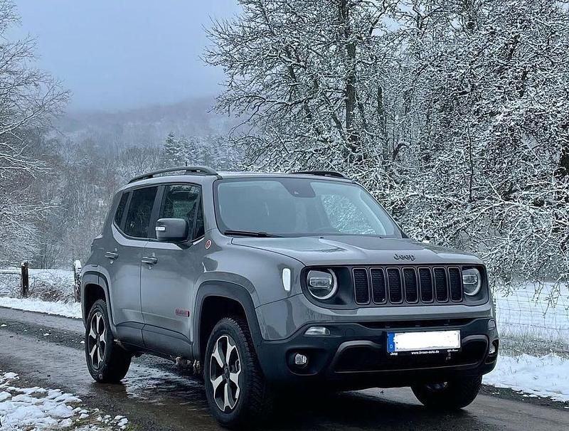 Grau Gebraucht 2020 Jeep Renegade Trailhawk SUV | 19.299 € (Fairer Preis) - Bild 1/4