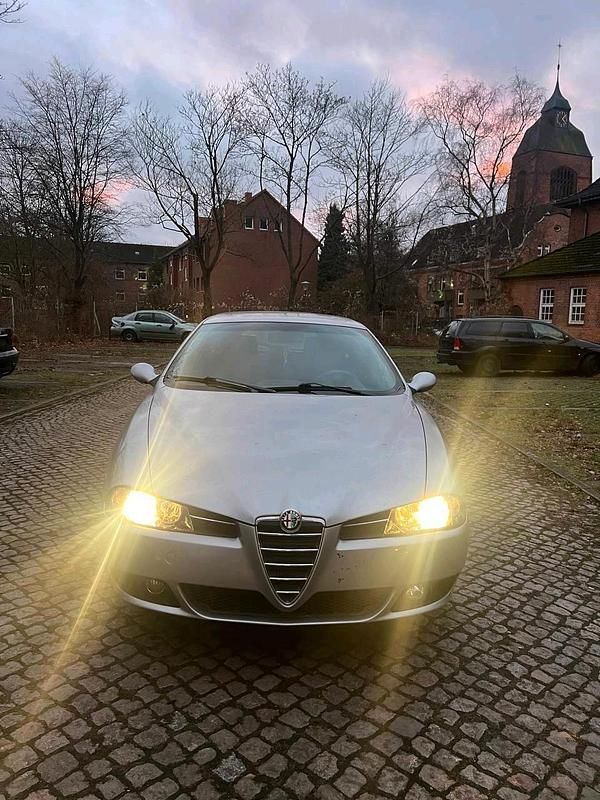 Gebraucht Alfa Romeo 156 115 PS (84 kW) 2005 Silber Kleinwagen
