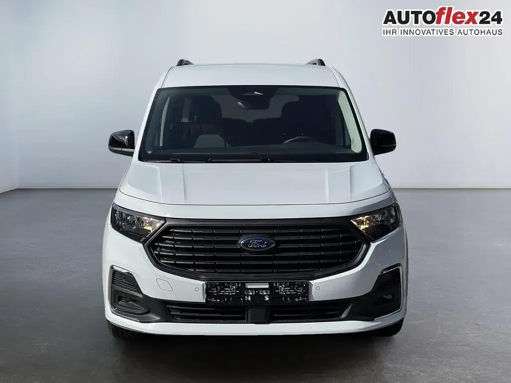 Neu Ford Tourneo Titanium 116 PS (85 kW) 2026 Weiß Van / Kleinbus