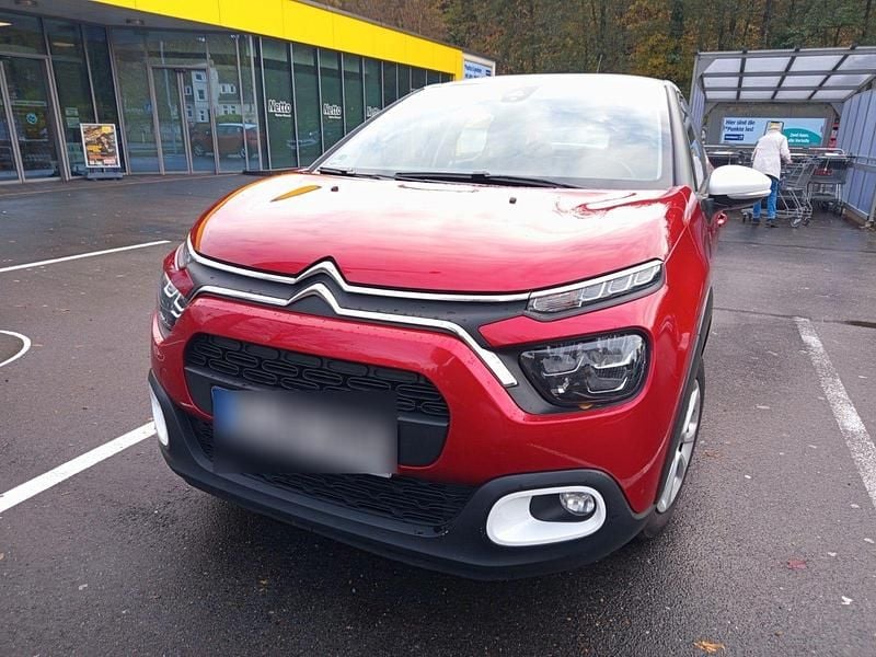 Rot Gebraucht 2024 Citroën C3 PureTech Kleinwagen | 10.700 € (Superpreis) - Bild 1/4
