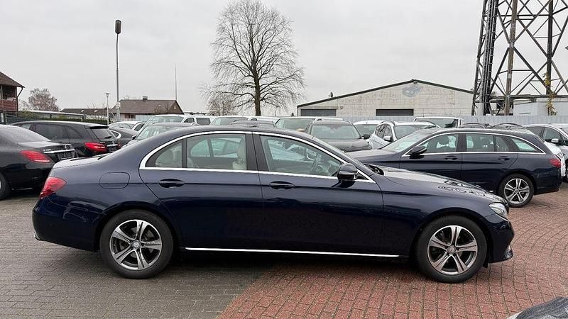 Usata Mercedes E220 194 CV (142 kW) 2017 Blu Berlina