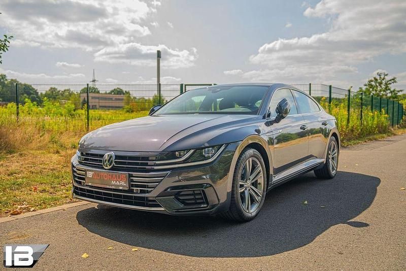 Grau Gebraucht 2018 VW Arteon R-line Limousine | 21.490 € (Fairer Preis) - Bild 1/4