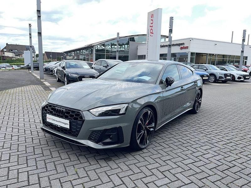 Grau Gebraucht 2022 Audi A5 Sportback S-Line Limousine | 39.750 € (Fairer Preis) - Bild 1/4