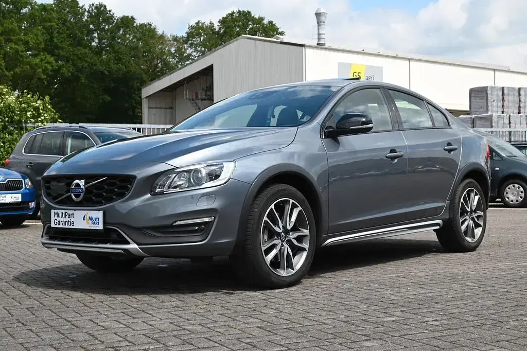 Gebraucht Volvo S60 CC Summum 245 PS (180 kW) 2017 Grau Limousine