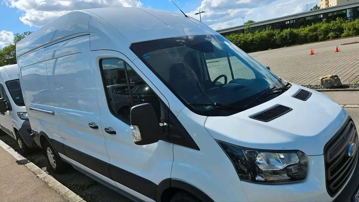 Gebraucht Ford Transit 131 PS (96 kW) 2017 Weiß Van / Kleinbus