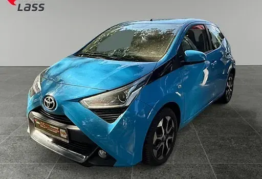 Gebraucht Toyota Aygo X-play 72 PS (52 kW) 2019 Blau Kleinwagen