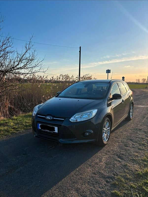 Usata Ford Focus 125 CV (91 kW) 2013 Grigio Station wagon