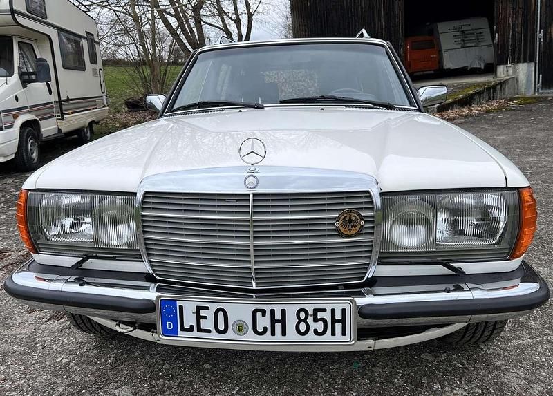 Gebraucht Mercedes 300 125 PS (91 kW) 1985 Weiß Kombi