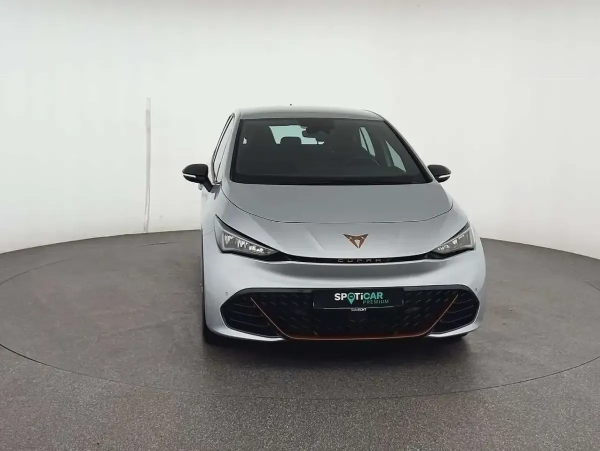 Gebraucht Cupra Born Basis 150 kW (204 PS) 2022 Silber Kleinwagen