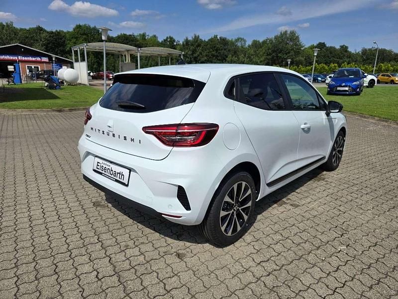 Neu Mitsubishi Colt Plus 91 PS (66 kW) 2025 Antarktisweiß Limousine